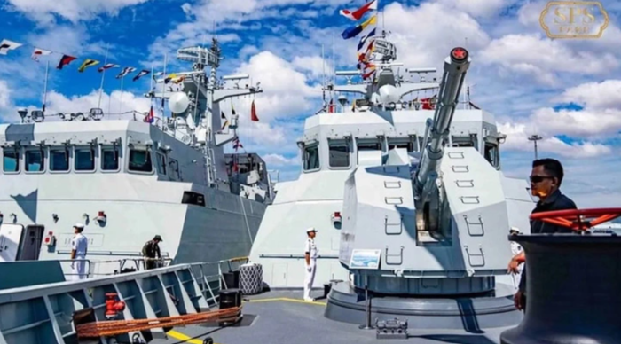 Two Chinese patrol ships docked at the Ream Port in Cambodia. /Cambodian Ministry of Defense page